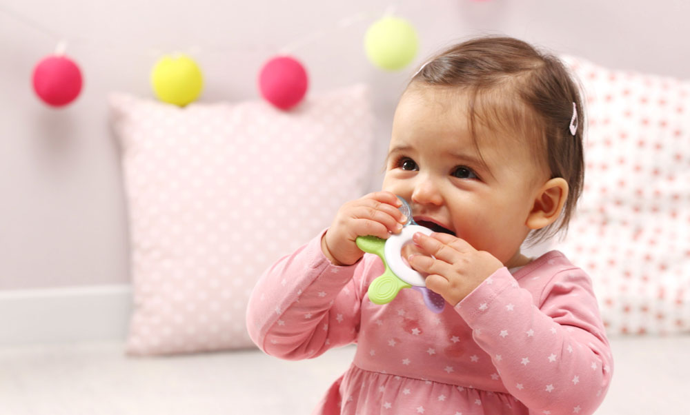 Bébé à mal aux dents, les astuces pour le soulager!