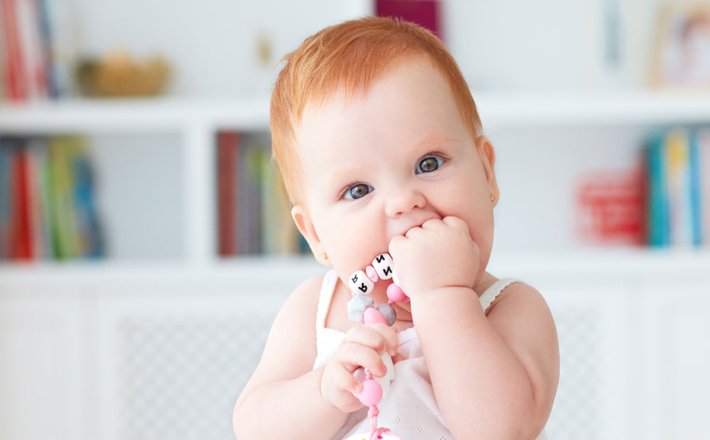 ▷ Poussée Dentaire de Bébé : à quel âge fait-il ses dents ? - Les petits  culottés